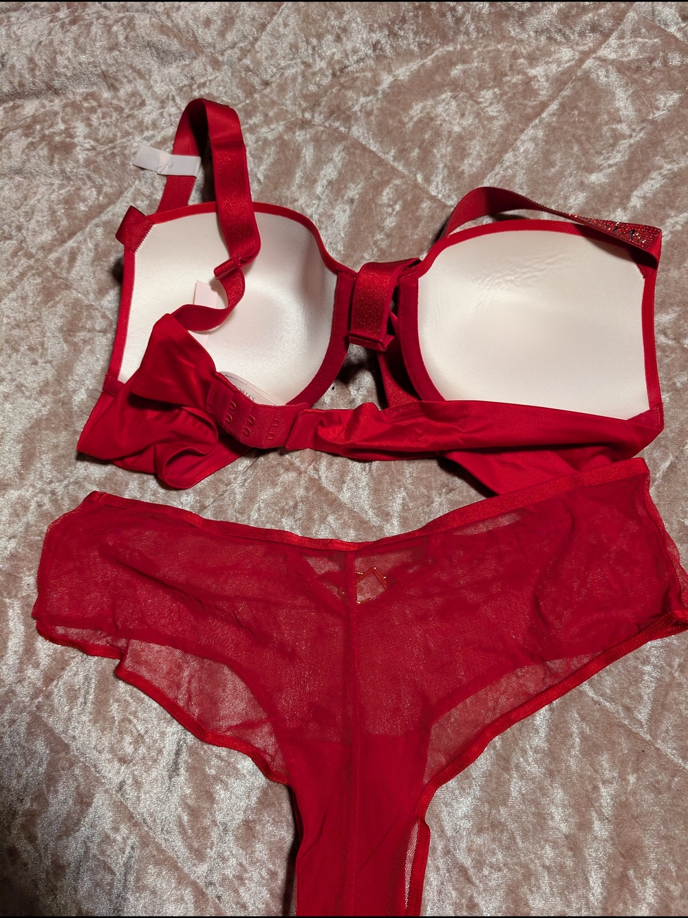Victoria Secret Red Lace & Satin Bra Set 36B & Lg NWT - Picture 2 of 7